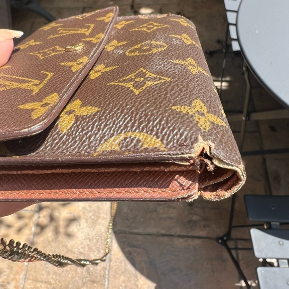 Rare Louis Vuitton monogram wallet 🌙 - Picture 6 of 17